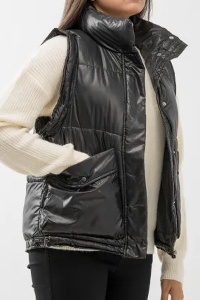 BLACK SLEEVELESS PUFFER JACKET