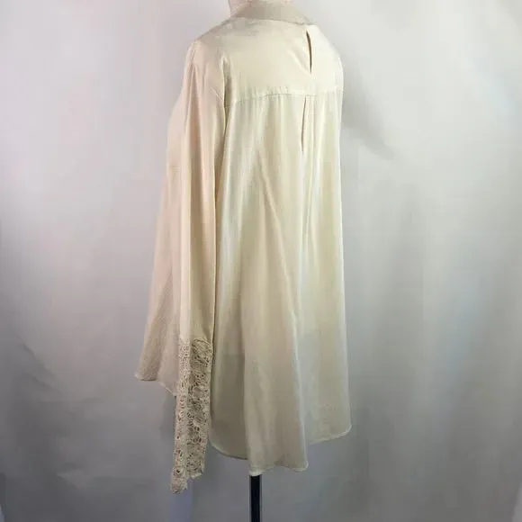 Bruno Cucinelli Cream Silk w Lace Cuffs Top