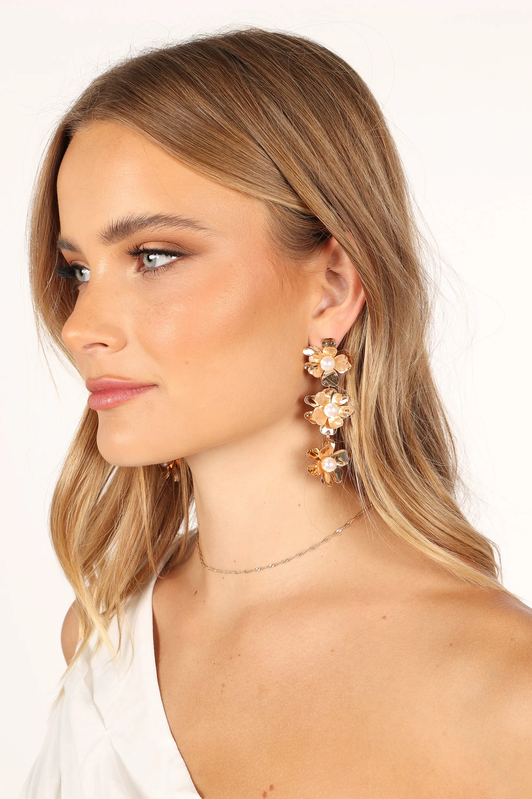 Charlotte Flower Earrings - Gold