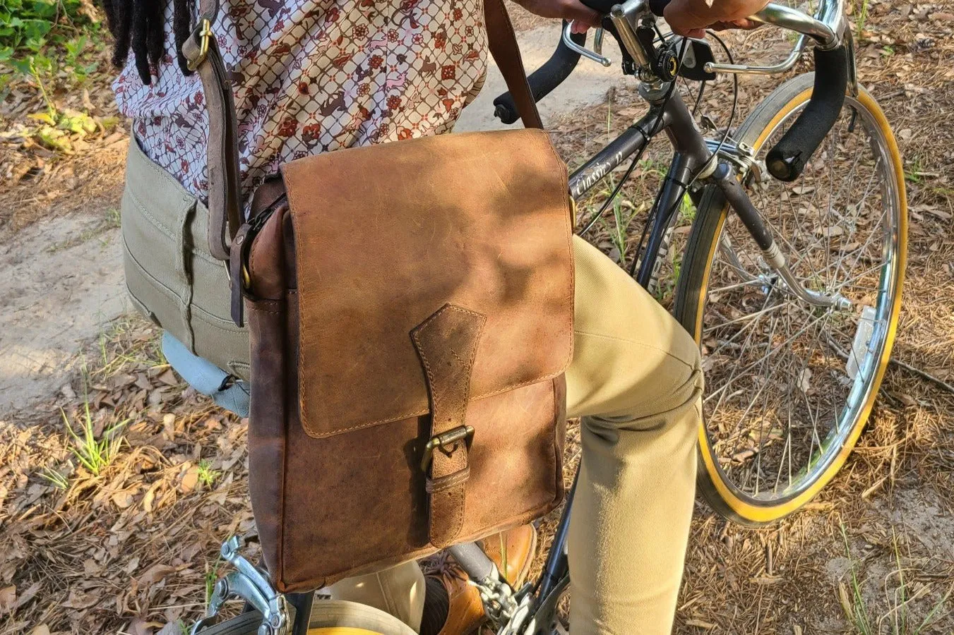 Full-grain Buffalo Leather Sling Messenger Bag - Sandstone Brown