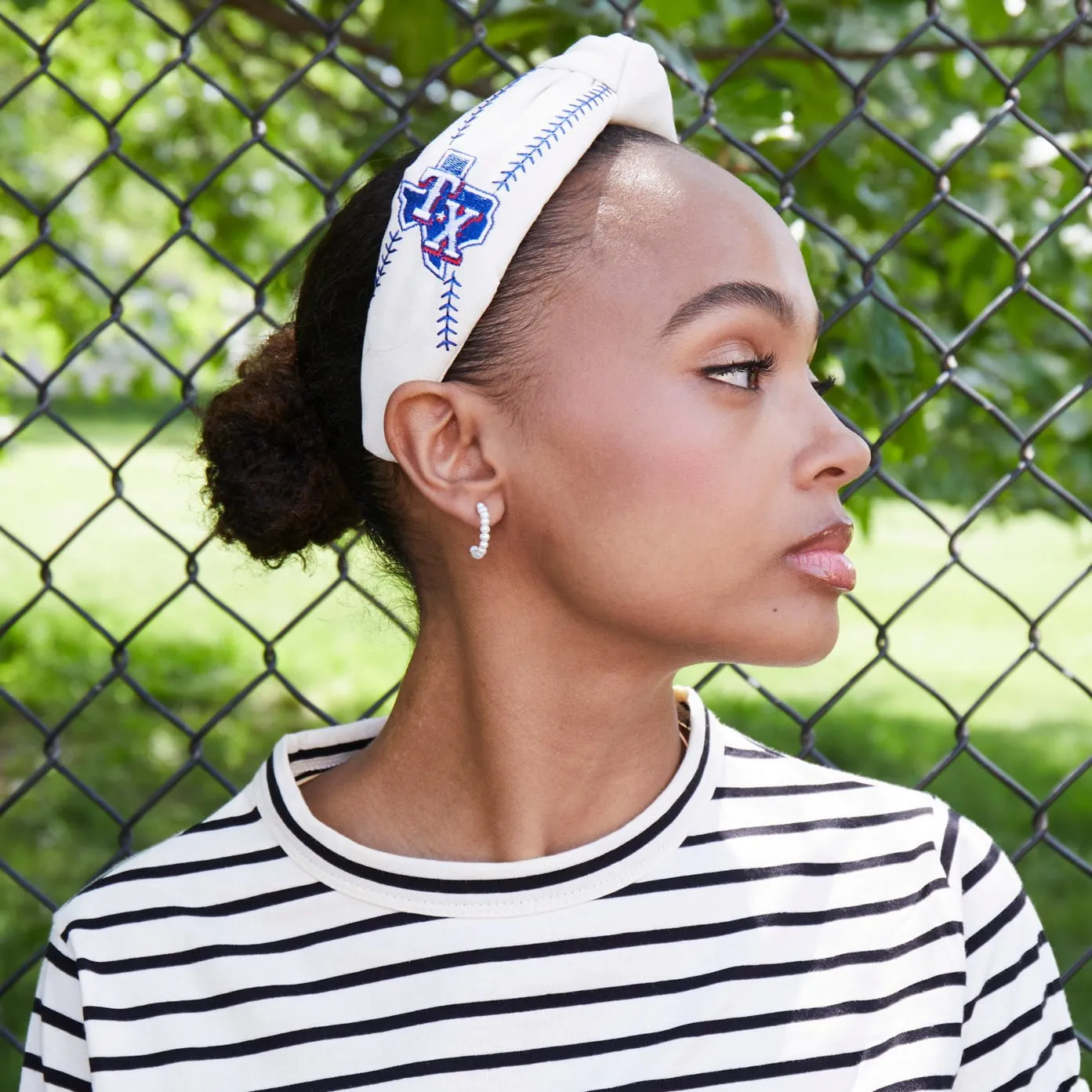 IVORY TEXAS RANGERS EMBROIDERED KNOTTED HEADBAND