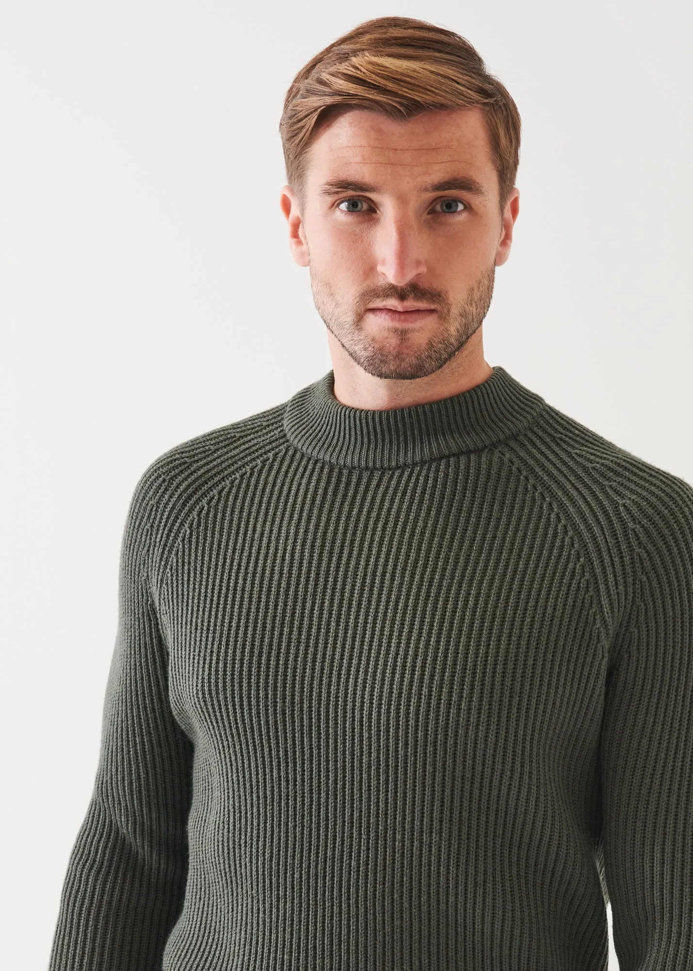 MERINO RIBBED KNIT SWEATER