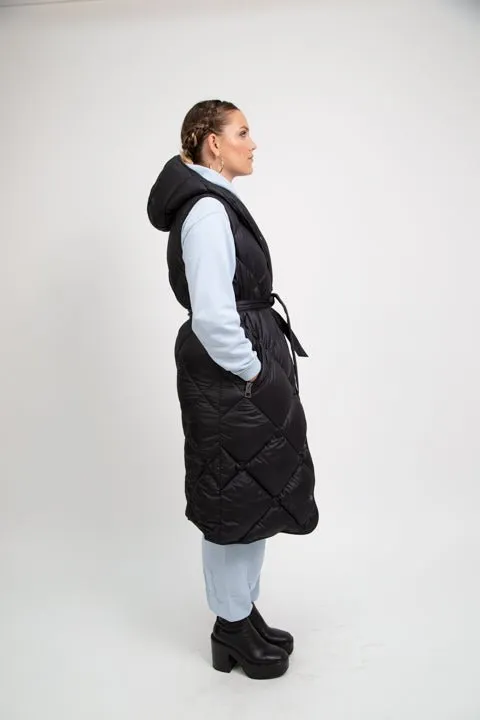 PENZANCE recycled black long sleeveless puffer jacket