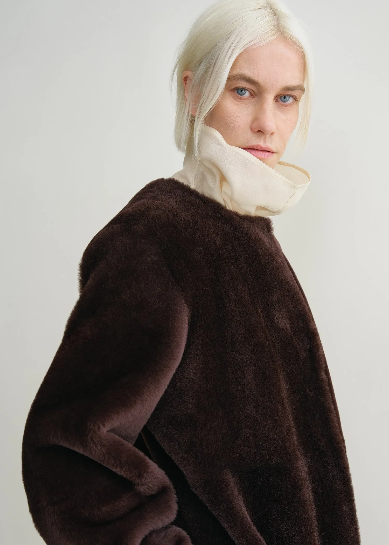 Soft shearling coat bark